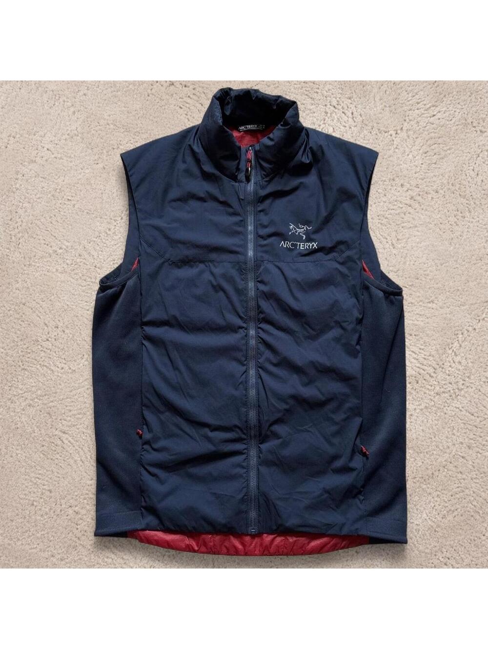 Beautiful amazing conditon Arc'teryx navy blue gilet
